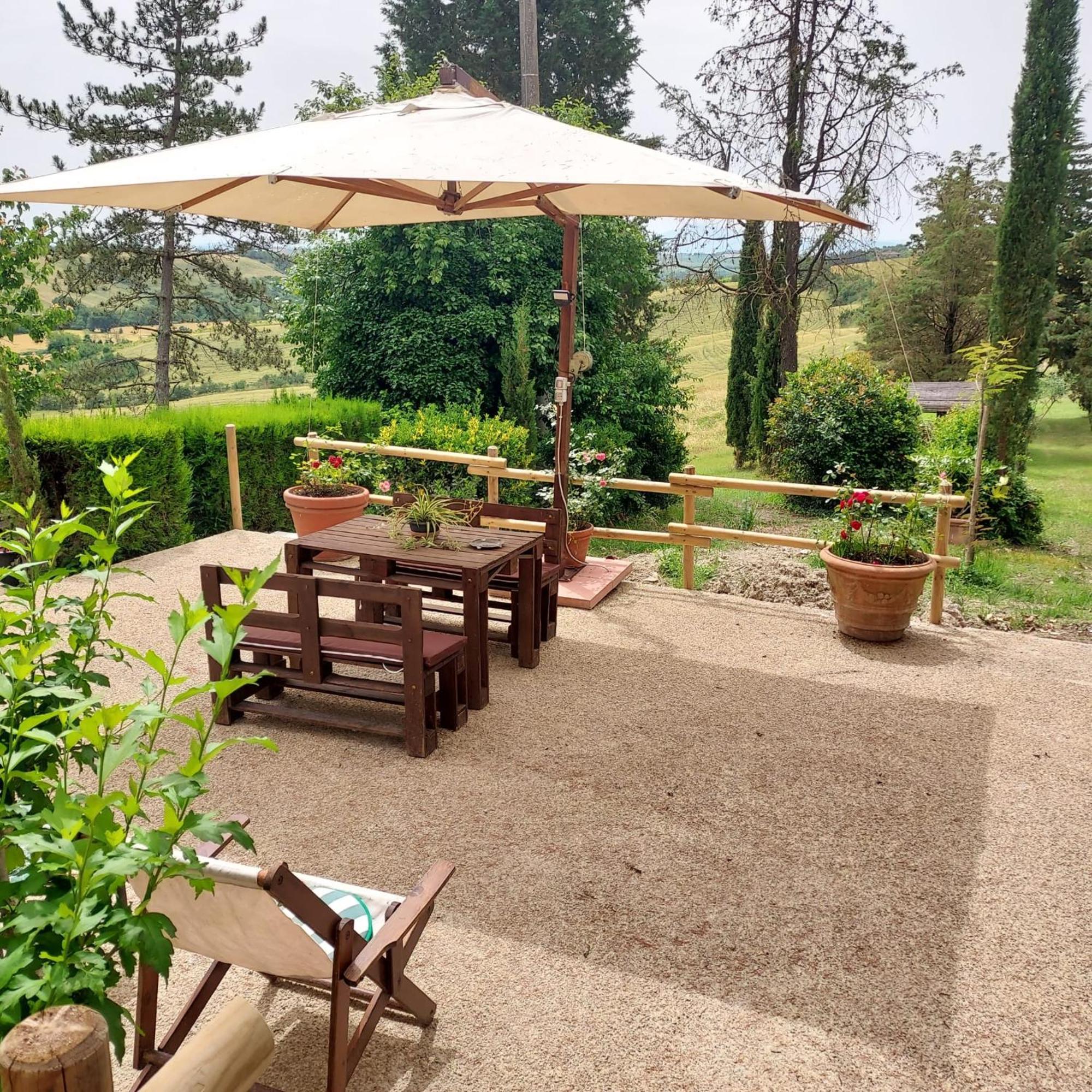 סיינה Agriturismo Il Colle מראה חיצוני תמונה