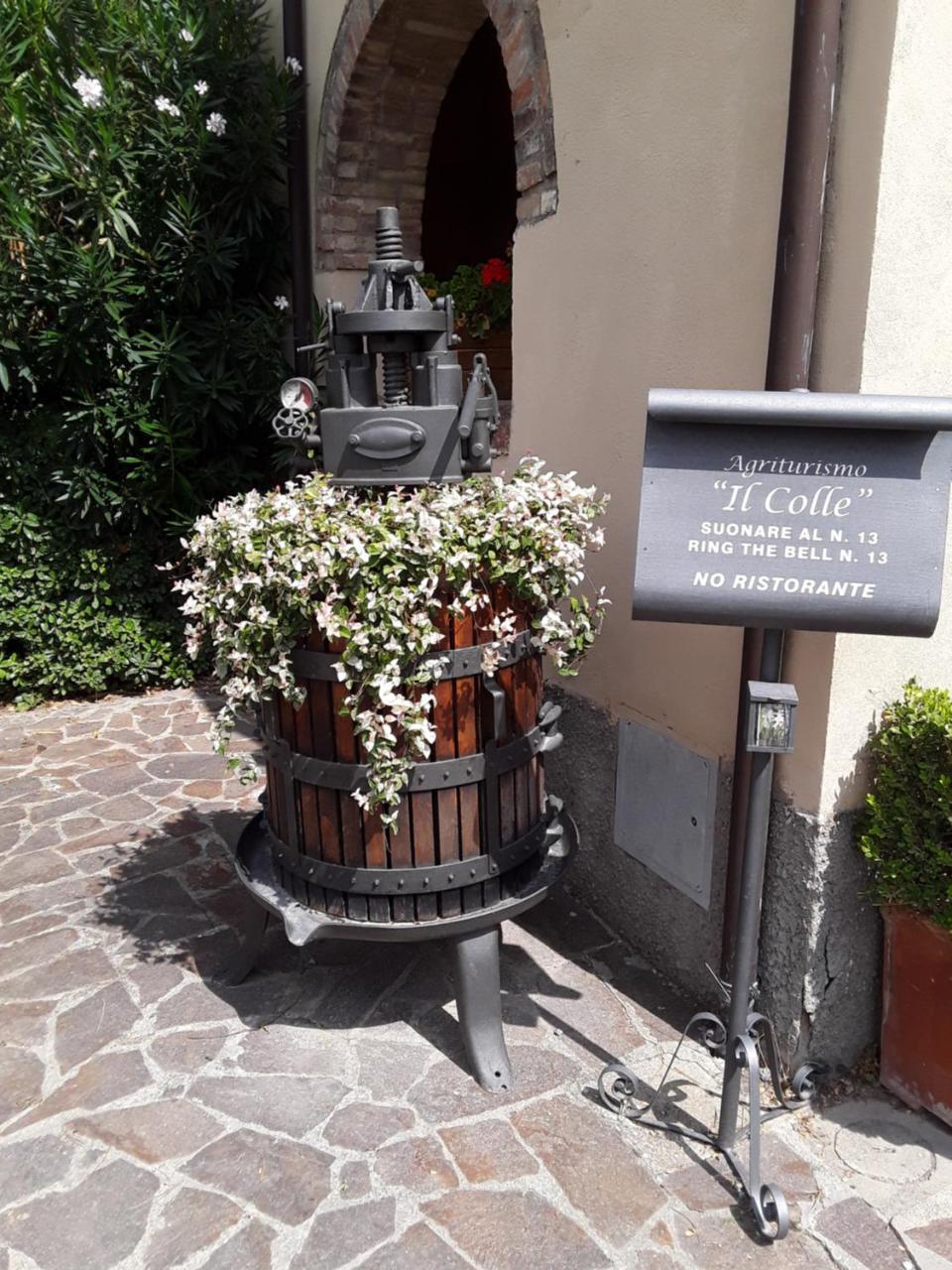 סיינה Agriturismo Il Colle מראה חיצוני תמונה